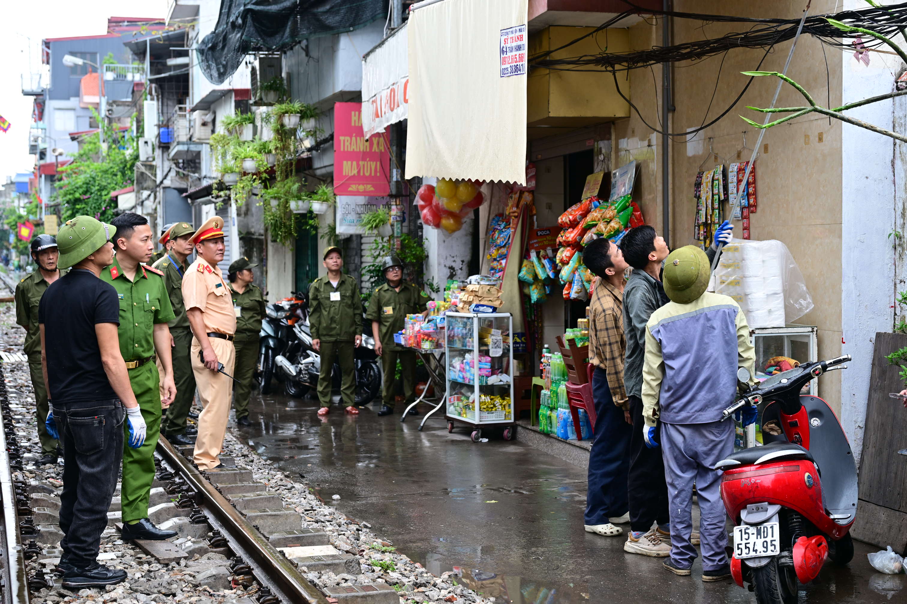 Phòng Cảnh sát giao thông: Giải tỏa vi phạm hành lang an toàn đường sắt ở địa bàn các phường Lê Chân và An Biên